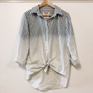 Striped navy and white ombré button up
